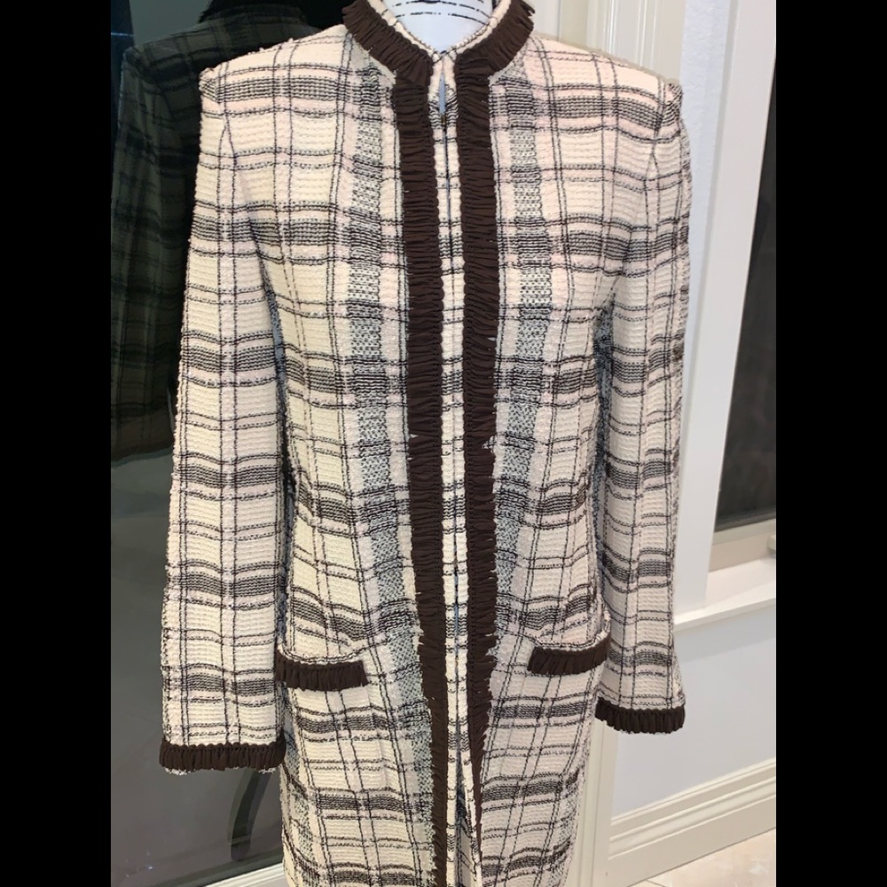 ST. JOHN KNIT BLAZER - CREAM AND BROWN